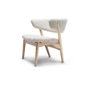 Sibast Furniture No 7 Lænestol Fuldpolstret Hvidolieret Egetræ og Sheepskin Short Moonlight